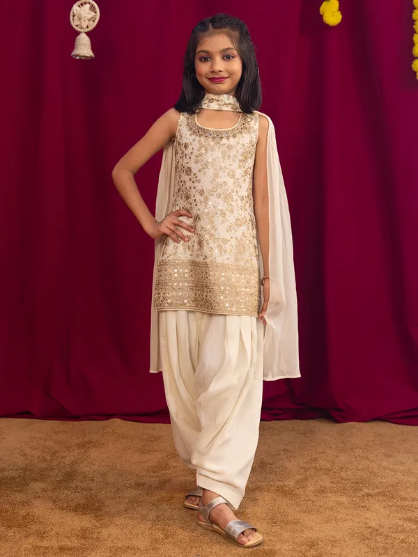 Gorgeous cream georgette salwar suit