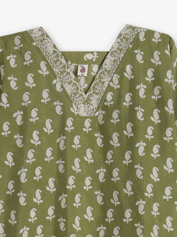 Green cotton kurti with quarter sleeves