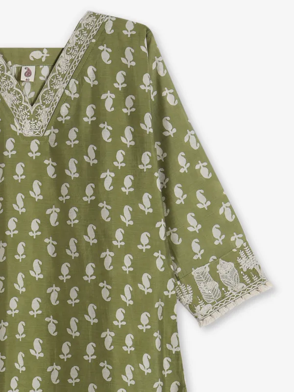 Green cotton kurti with quarter sleeves