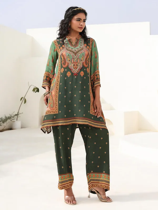 Green crepe kurti set with print