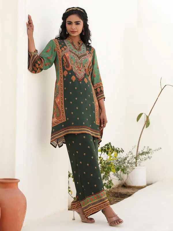 Green crepe kurti set with print