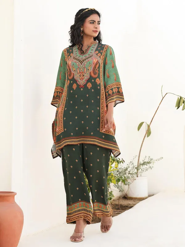 Green crepe kurti set with print
