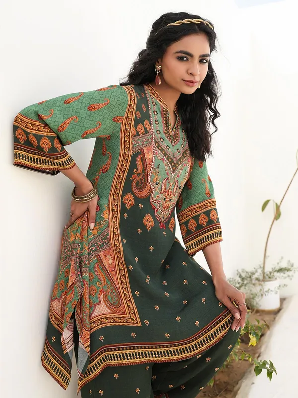 Green crepe kurti set with print