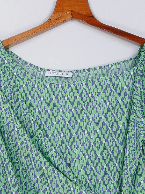 Green crepe top in printed