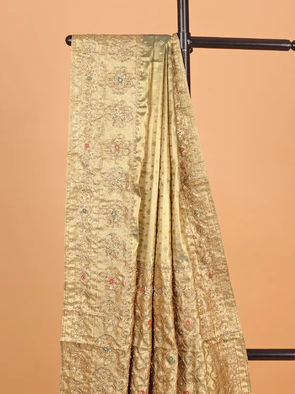 Green kanjivaram tissue silk saree