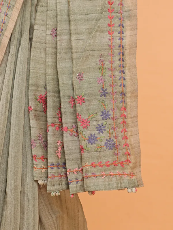Green linen saree for festival wear