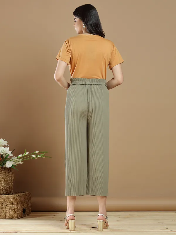 Green lycra palazzo pant for casual look
