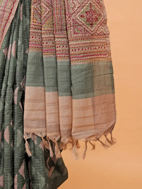 Green printed cotton thread weaving saree for festive