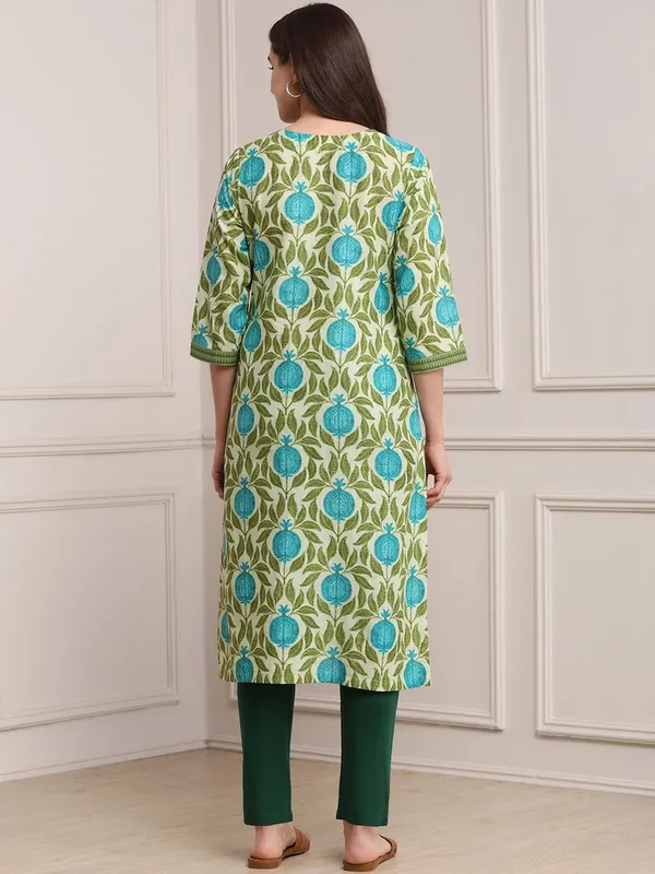 Green printed straight cut casual kurti