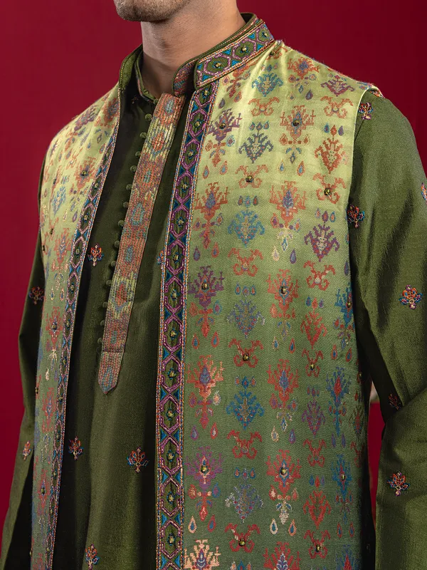 Green shaded waistcoat set in cotton silk
