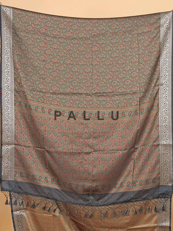Green silk saree festive war with zari weaving