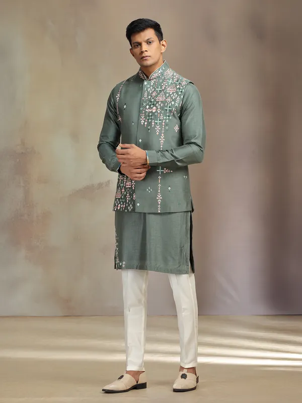 Green silk waistcoat set for reception wear