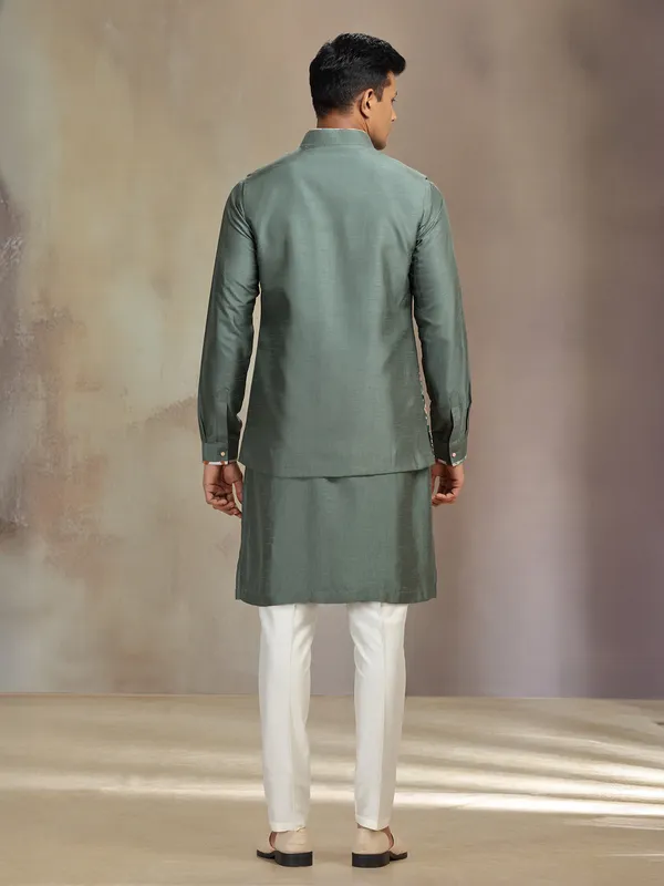 Green silk waistcoat set for reception wear