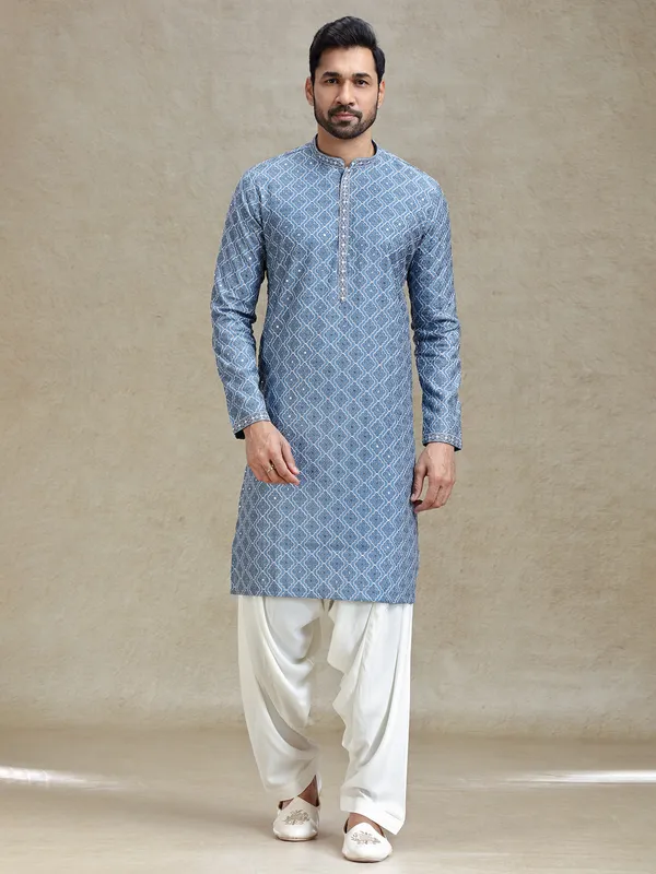 Grey kurta salwar set in symmetrical embroidery