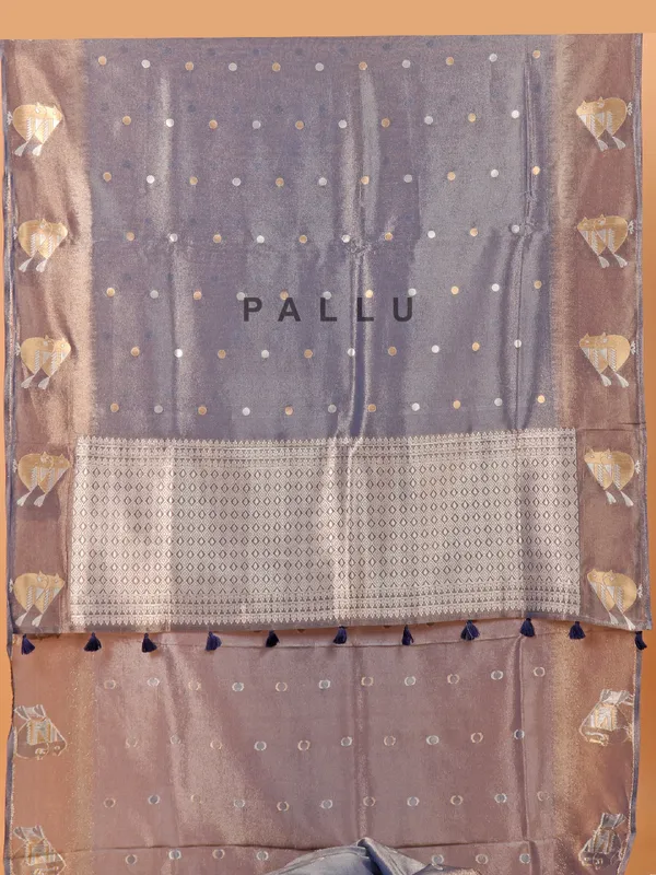 Grey saree for wedding in semi silk