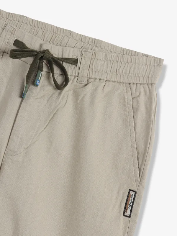 GS78 beige solid cotton shorts