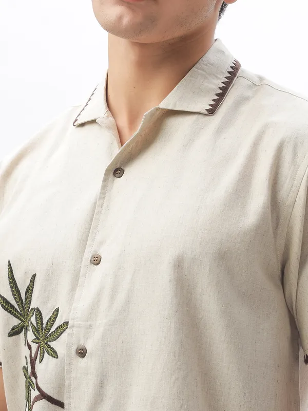 HAMPTONS beige notch lapel collar casual shirt