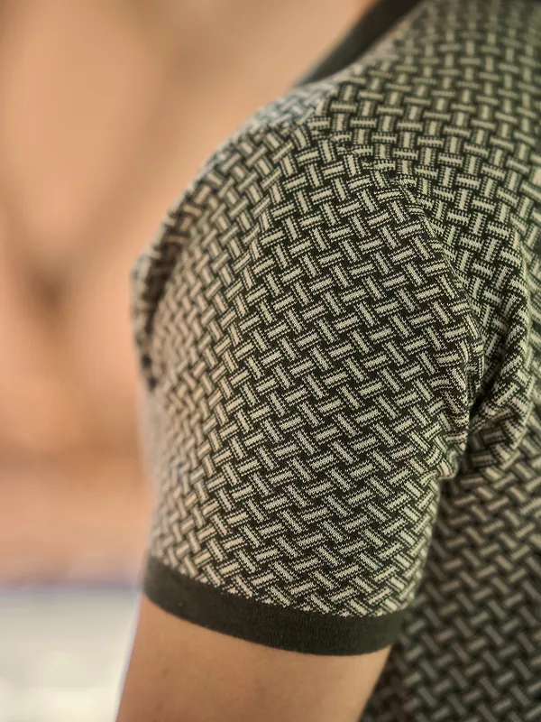 HAMPTONS olive textured slim fit mens t-shirt