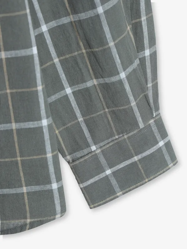 INDIAN TERRAIN checks grey shirt