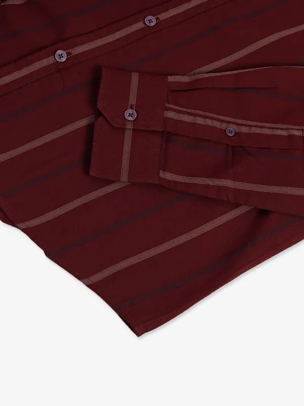 Indian Terrain maroon stripe shirt