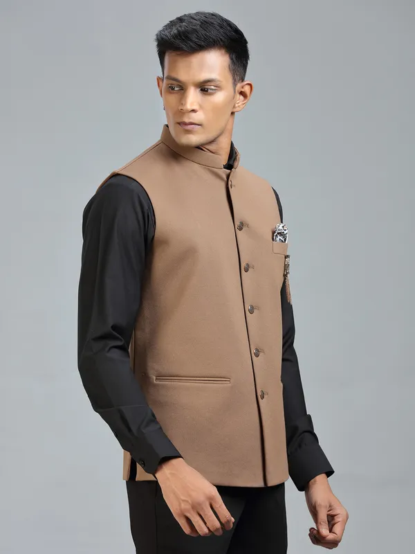 Khaki effortless cool and stylish waistcoat for men