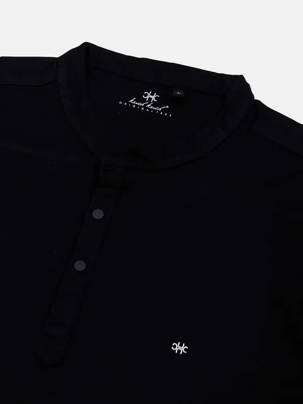 Kuch Kuch solid black round neck cotton t-shirt