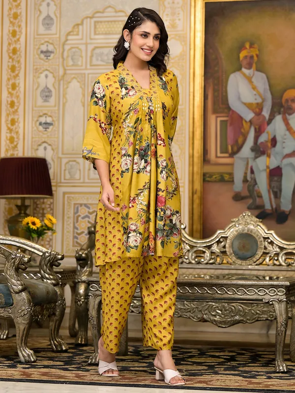 Latest beautiful mustard yellow kurti set