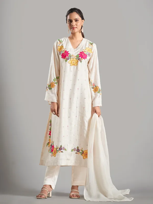 Latest off-white silk salwar suit