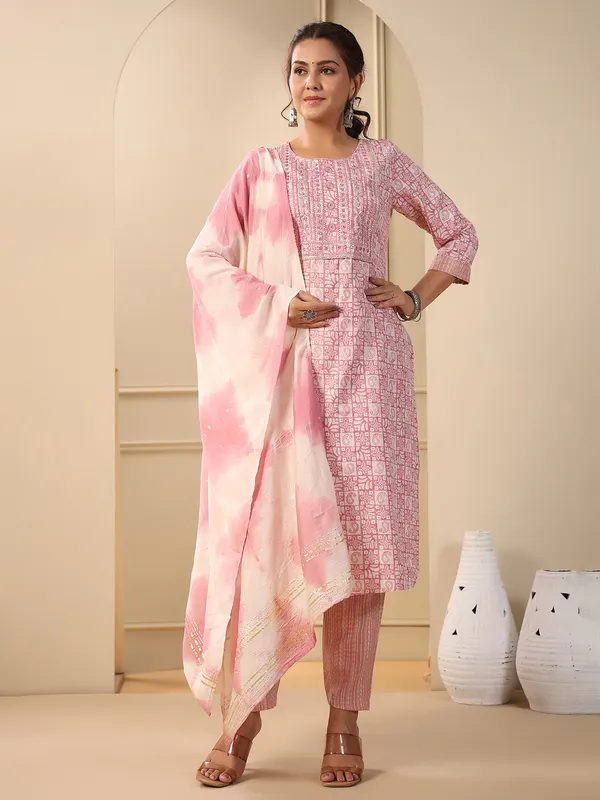 Latest pink printed kurti set with dupatta