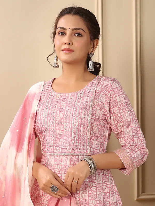 Latest pink printed kurti set with dupatta