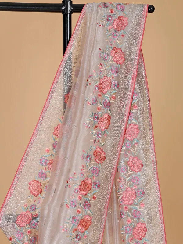 Latest white chiffon saree