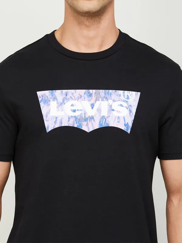 Levis black cotton half sleeves t shirt