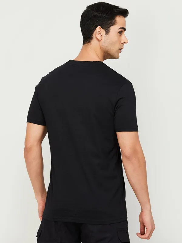 Levis black cotton half sleeves t shirt