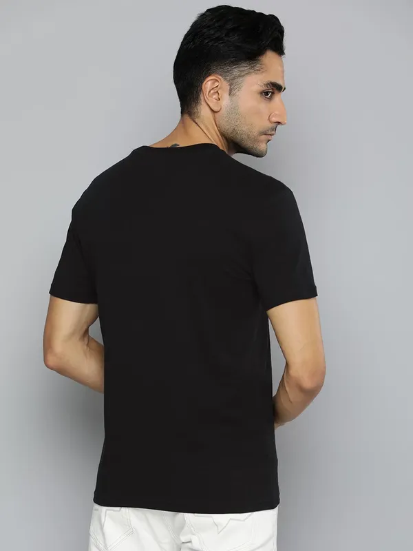 Levis black cotton t shirt with round neck