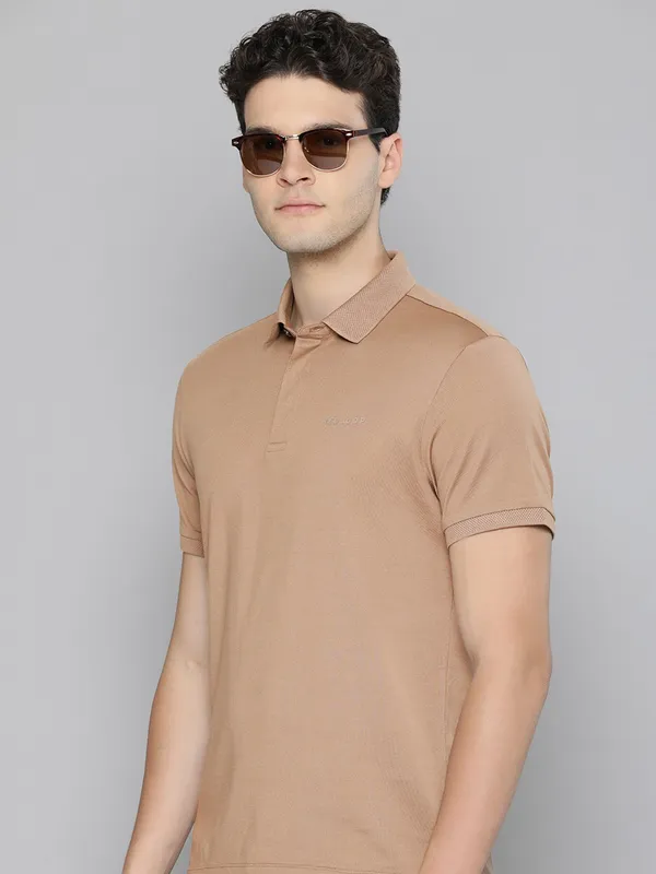 LEVIS brown slim fit cotton t-shirt for men