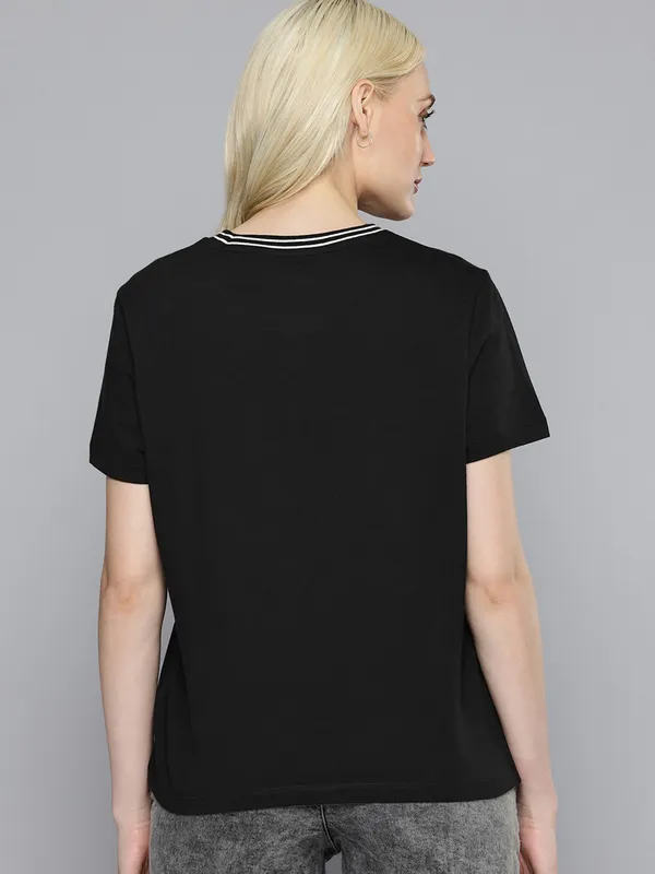 LEVIS cotton black printed t-shirt with round neck