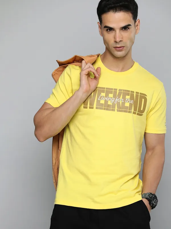 Levis cotton yellow t shirt