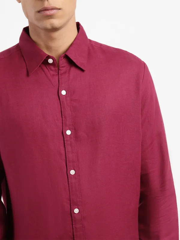 Levis linen maroon plain shirt