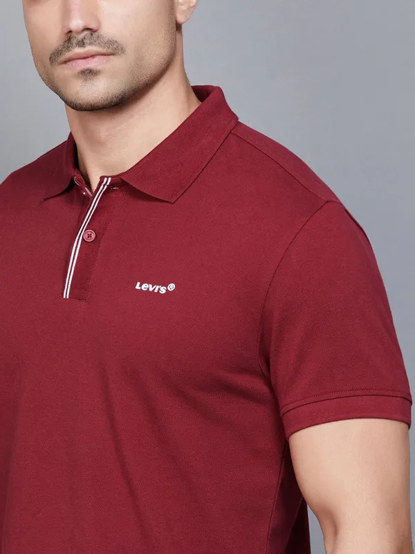 LEVIS maroon brand name cotton t-shirt
