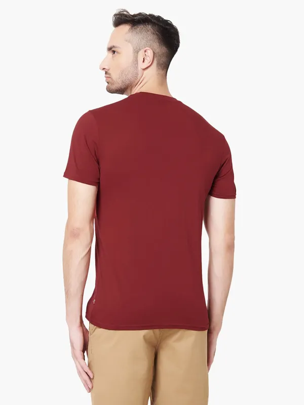 Levis maroon half sleeves t shirt