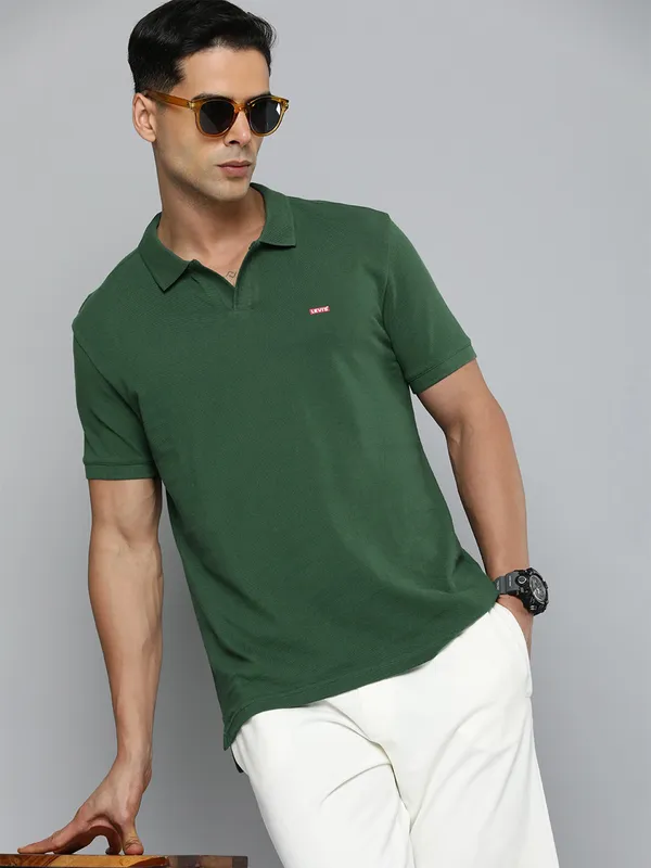 Levis plain dark green cotton t shirt
