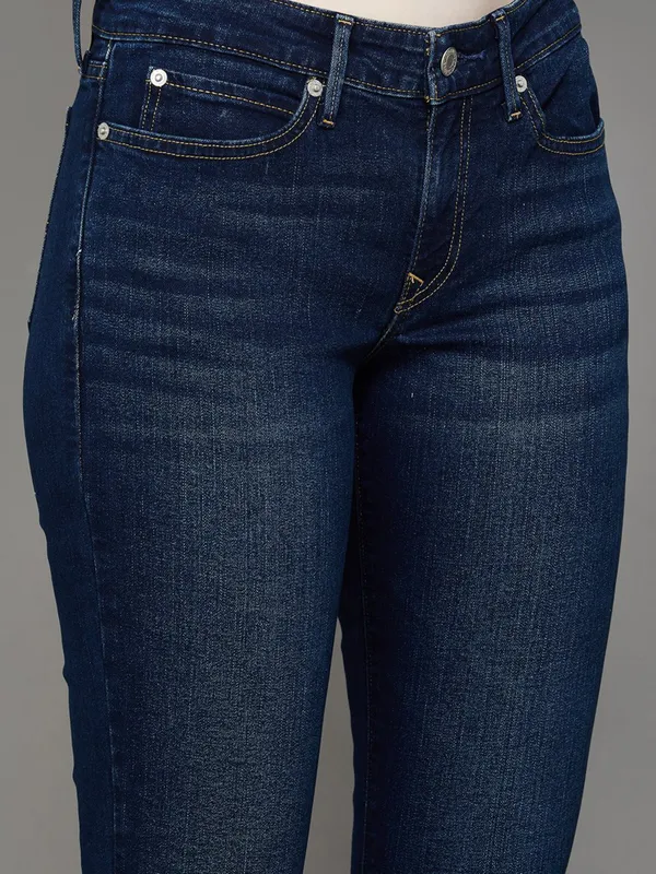 LEVIS skiny fit navy denim jeans