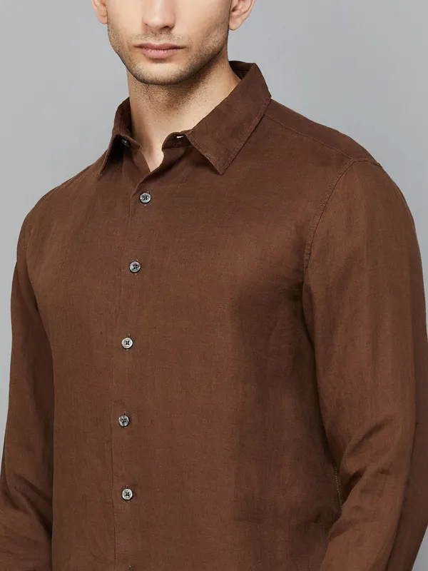 LEVIS solid brown slim fit mens casual shirt