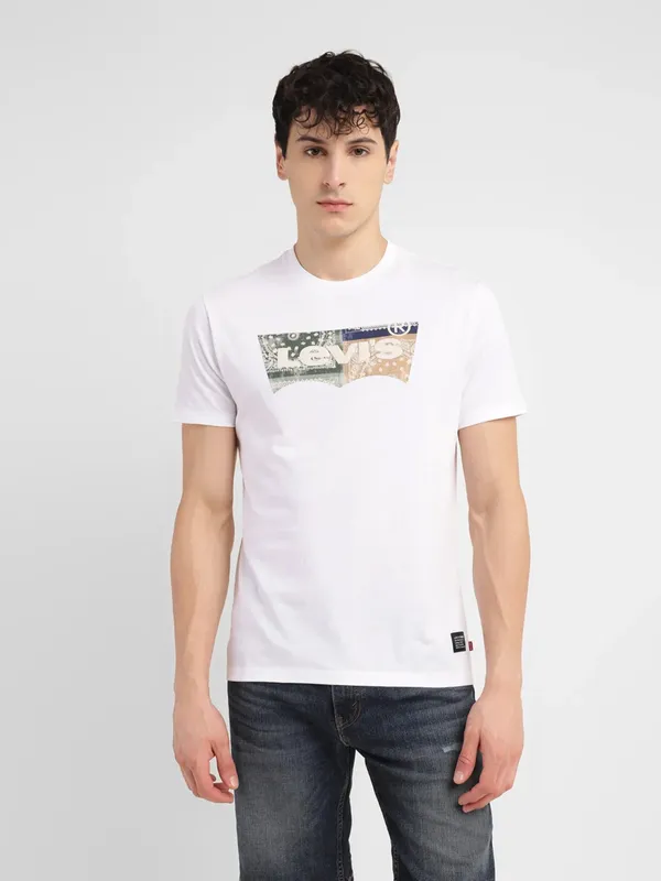 Levis white brand logo t-shirt