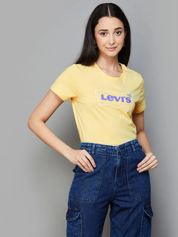Levis Buy Men s Shirts T shirt Jeans Trouser online United