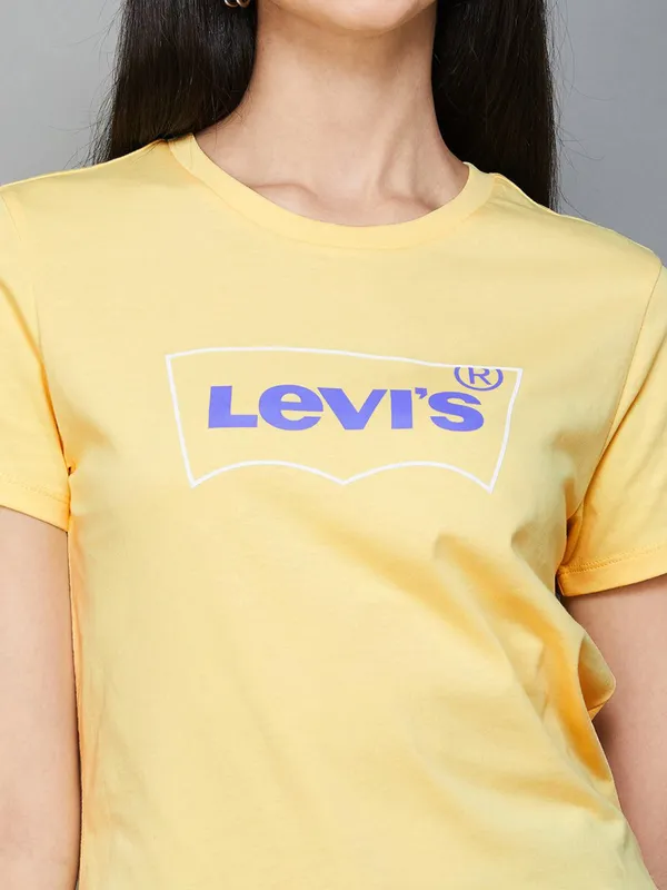 LEVIS yellow cotton half sleev t-shirt