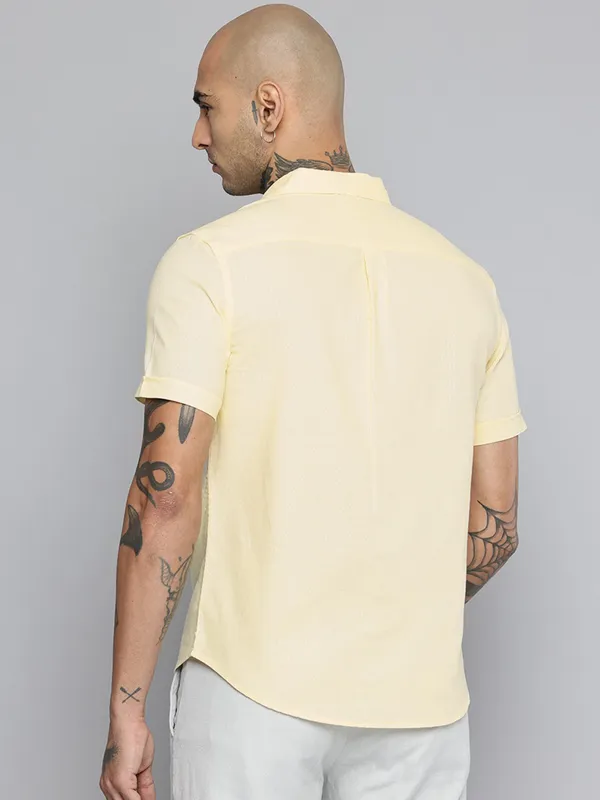 LEVIS yellow plain casual slim fit shirt