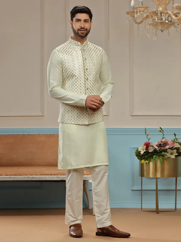Light green wedding waistcoat set in silk