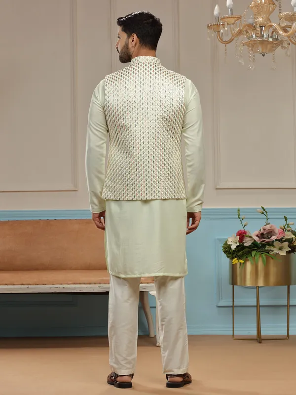 Light green wedding waistcoat set in silk