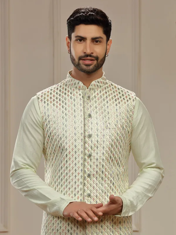 Light green wedding waistcoat set in silk